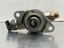 Load image into Gallery viewer, FUEL PUMP Audi A4 A5 Q5 2009 09 2010 10 2011 11 2012 12 - NW613910