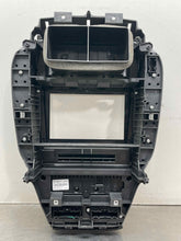 Load image into Gallery viewer, Radio Lincoln MKC 2017 - NW614947