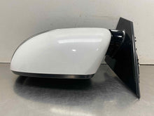 Load image into Gallery viewer, SIDE VIEW DOOR MIRROR Kia Sorento 17 18 19 20 Left - NW614606