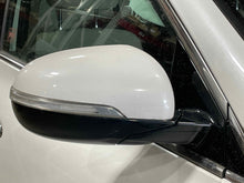 Load image into Gallery viewer, SIDE VIEW DOOR MIRROR Kia Sorento 17 18 19 20 Right - NW615005