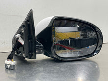Load image into Gallery viewer, SIDE VIEW DOOR MIRROR Kia Sorento 17 18 19 20 Right - NW615005