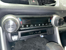 Load image into Gallery viewer, Temperature Controls RAV4 2021 - NW615039