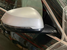 Load image into Gallery viewer, Side View Door Mirror BMW X1 2023 - NW615317