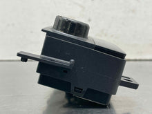 Load image into Gallery viewer, Temperature Controls GMC Yukon 2015 - NW615729