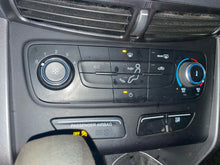 Load image into Gallery viewer, Temperature Controls Ford Escape 2018 - NW617225