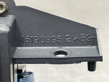 Load image into Gallery viewer, Speedometer Cluster Cadillac Eldorado 2000 - NW618611