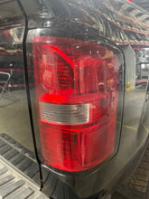 Load image into Gallery viewer, TAIL LIGHT LAMP ASSEMBLY Sierra 1500 Pickup Sierra 2500 14-15 Right - NW620410