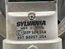 Load image into Gallery viewer, FOG LIGHT Toyota Matrix Vibe 2003 03 2004 04 2005 05 06 07 08 Right - NW622617