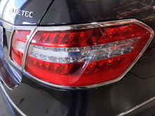 Load image into Gallery viewer, OUTER TAIL LIGHT LAMP E300 E350 E400 E550 E63 10 11 12 13 Right - NW623451