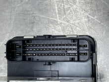 Load image into Gallery viewer, ABS Pump DISCOVERY SPORT 2020 - NW623158