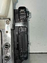 Load image into Gallery viewer, ABS Pump GIULIA 2019 - NW624904