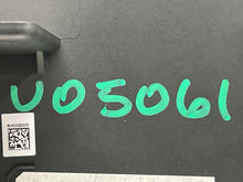 Load image into Gallery viewer, Info-Gps Screen SILVERADO 1500 PICKUP 2022 - NW625373