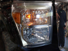 Load image into Gallery viewer, HEADLIGHT LAMP ASSEMBLY F250SD Pickup F350SD Pickup 11-16 Right - NW626118