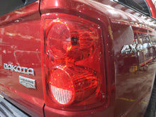 Load image into Gallery viewer, TAIL LIGHT LAMP ASSEMBLY Dodge Dakota 05 06 07 08 09 10 11 Right - NW626143