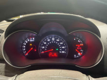 Load image into Gallery viewer, SPEEDOMETER CLUSTER Kia Sorento 2014 14 2015 15 - NW627009