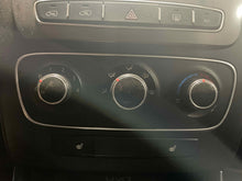 Load image into Gallery viewer, Temperature Controls Kia Sorento 2015 - NW626980