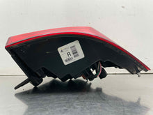 Load image into Gallery viewer, OUTER TAIL LIGHT LAMP Kia Sorento 2014 14 2015 15 Right - NW627131