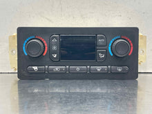 Load image into Gallery viewer, REAR TEMPERATURE CONTROLS Silverado 1500 Pickup Silverado 2500 03-04 - NW627591