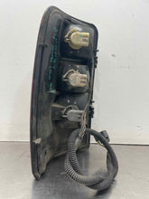 Load image into Gallery viewer, TAIL LIGHT LAMP ASSEMBLY Suburban 1500 Suburban 2500 Tahoe 04-06 Right - NW627740