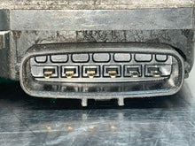 Load image into Gallery viewer, THROTTLE BODY LR4 Range Rover Range Rover Sport 10 11 12 13 - NW629901