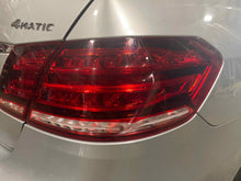 Load image into Gallery viewer, OUTER TAIL LIGHT LAMP E250 Van E250D E300 E350 E400 E550 E63 14-16 Right - NW630027