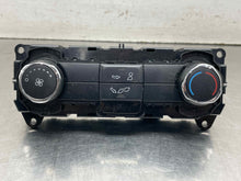 Load image into Gallery viewer, Temperature Controls Ford Explorer 2017 - NW630321
