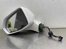 Load image into Gallery viewer, Side View Door Mirror Cadillac XT5 2017 - NW631821