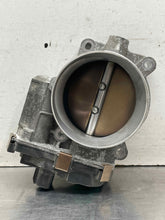 Load image into Gallery viewer, THROTTLE BODY Escaldes Silverado Tahoe Hummer Sierra 2500 Pickup 2009 09 10 11 - NW636038