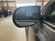 Load image into Gallery viewer, Side View Door Mirror Honda HR-V 2022 - NW637367