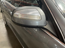Load image into Gallery viewer, SIDE VIEW DOOR MIRROR C230 C300 C350 C63 2009 09 Right - NW637368