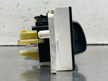 Load image into Gallery viewer, Temperature Controls Ford Mustang 2004 - NW639419