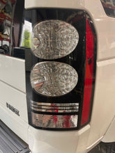 Load image into Gallery viewer, TAIL LIGHT LAMP ASSEMBLY Land Rover LR4 14 15 16 Right - NW641471