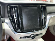Load image into Gallery viewer, Info-Gps Screen VOLVO S60 2020 - NW641776