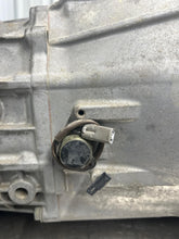 Load image into Gallery viewer, TRANSMISSION Chevrolet Camaro 10 11 12 13 14 15 - NW642360