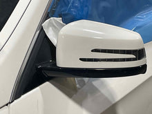 Load image into Gallery viewer, SIDE VIEW DOOR MIRROR E300 E350 E400 E550 E63 10 11 12 13 Left - NW641964