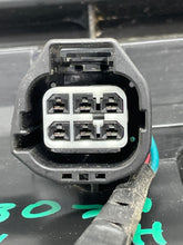 Load image into Gallery viewer, TAIL LIGHT LAMP ASSEMBLY Land Rover LR4 10 11 12 Left - NW646971