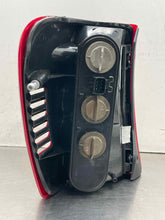 Load image into Gallery viewer, TAIL LIGHT LAMP ASSEMBLY Grand Cherokee 2003 03 2004 04 Right - NW650789