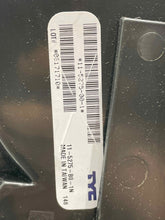 Load image into Gallery viewer, TAIL LIGHT LAMP ASSEMBLY Grand Cherokee 2003 03 2004 04 Right - NW650789