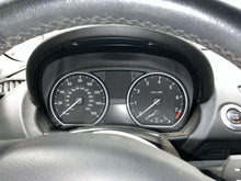 Load image into Gallery viewer, SPEEDOMETER CLUSTER BMW 128i 08 09 10 11 12 13 - NW652636