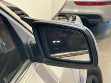 Load image into Gallery viewer, SIDE VIEW DOOR MIRROR 525i 528i 530i 535i 550i 2006-2010 Right - NW653803