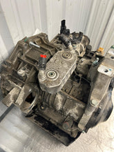 Load image into Gallery viewer, AUTOMATIC TRANSMISSION Beetle Golf Golf Cabriolet Golf Jetta 98-07 - NW654889