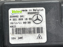 Load image into Gallery viewer, FOG LAMP LIGHT C250 C300 C350 C63 CL550 CL600 CL63 CL65 11-15 Right - NW655413