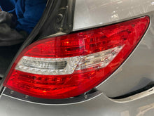 Load image into Gallery viewer, TAIL LIGHT LAMP ASSEMBLY R350 2011 11 2012 12 2013 13 Right - NW655480