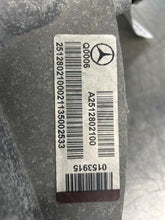 Load image into Gallery viewer, TRANSFER CASE ML320 ML350 ML550 E320 E350 GL450 06 07 08 09 - 12 - NW655177