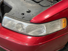 Load image into Gallery viewer, Headlight Lamp Assembly Cadillac Seville 2001 - NW656363