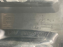 Load image into Gallery viewer, TAIL LIGHT LAMP ASSEMBLY 1500 Pickup 2500 Pickup 3500 Pickup 09-14 Right - NW657827
