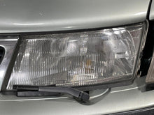 Load image into Gallery viewer, HEADLIGHT LAMP ASSEMBLY Saab 9-3 99 00 01 02 03 Left - NW658913