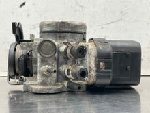 Load image into Gallery viewer, THROTTLE BODY Saab 9-3 9-5 1999 99 2000 00 01 02 03 - NW658962