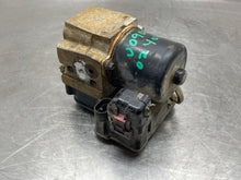 Load image into Gallery viewer, ABS Pump GMC Yukon 2002 - NW661130