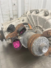 Load image into Gallery viewer, TRANSFER CASE Porsche Cayenne 2004 04 2005 05 2006 06 - NW664065